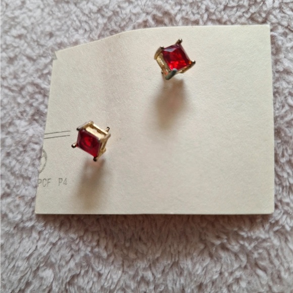 Jewelry - Elegant Red and Gold Stud Earrings